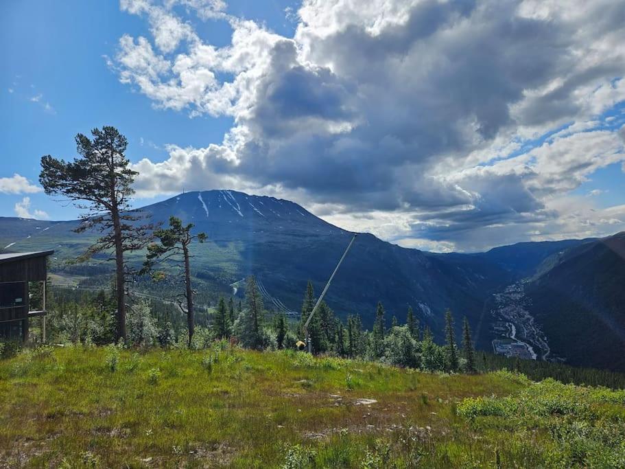 Ny Leilighet Med Flott Utsikt Til Gaustatoppen Rjukan Exterior foto